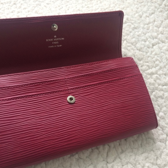 Louis Vuitton Fuchsia Epi Leather Sarah Wallet - Picture 6 of 14